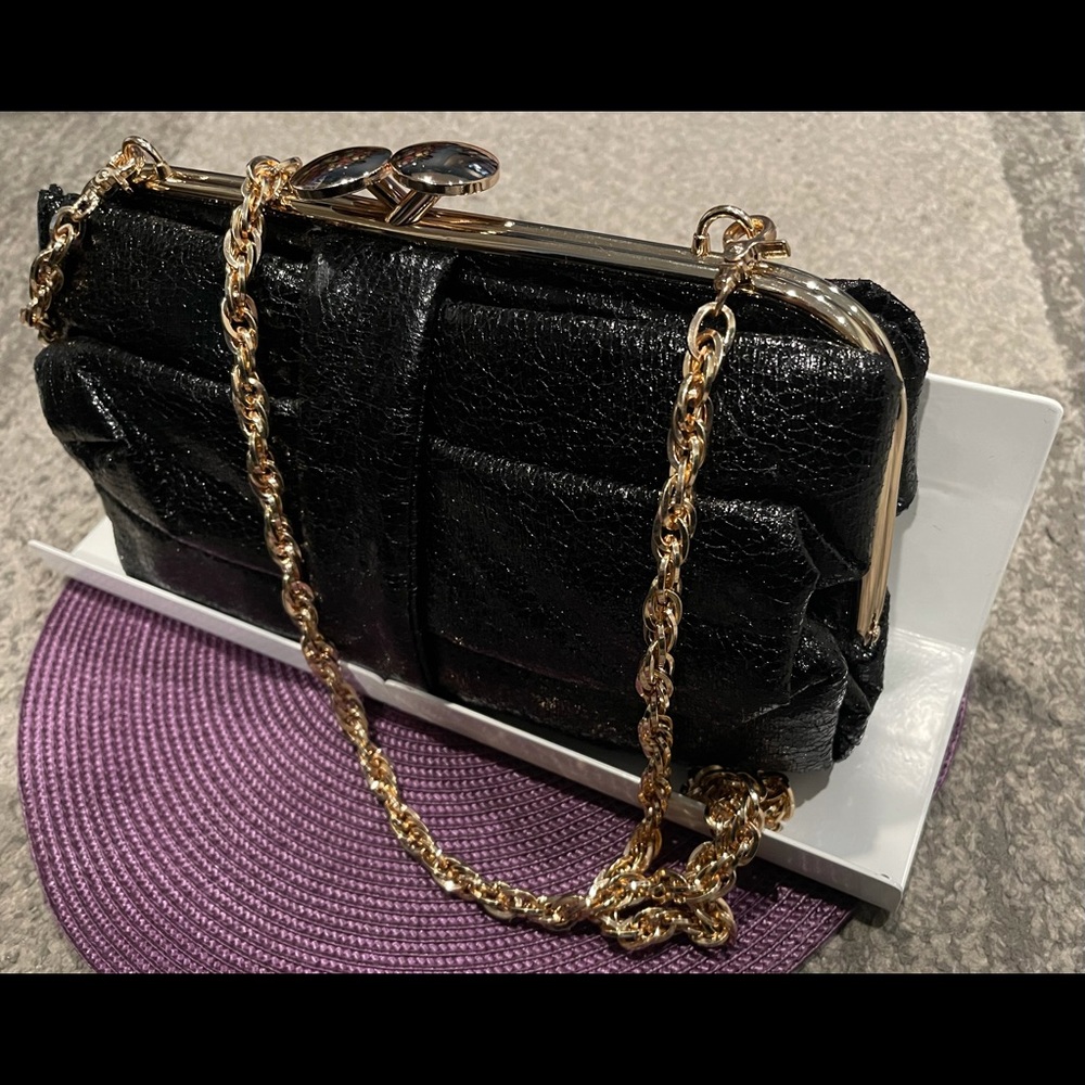 #108 - Brand New Chunky Clutch / Shoulder Bag with detachable Gold link chain! - Picture 7 of 12